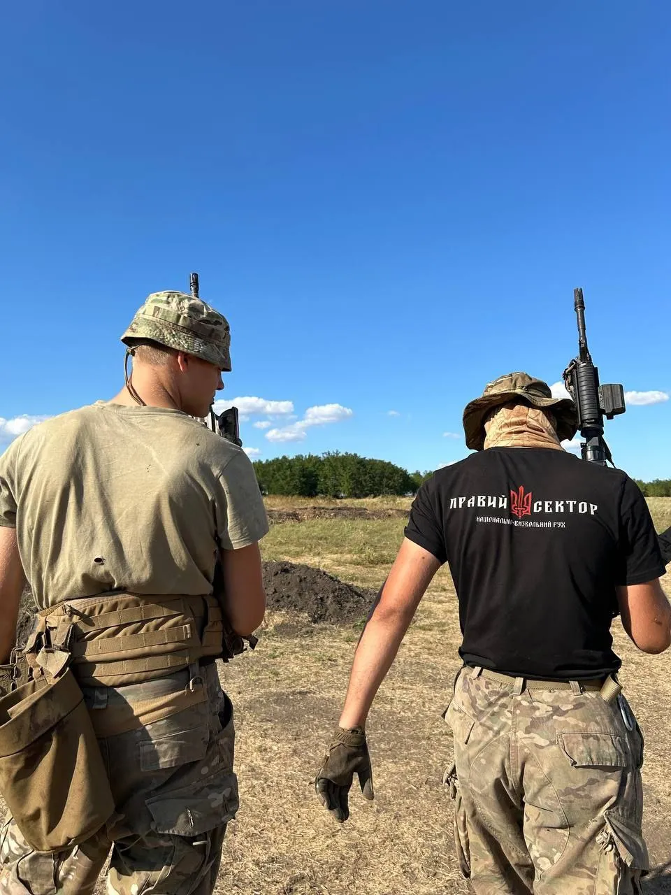 Александр Виндир Самойлович со своим товарищем