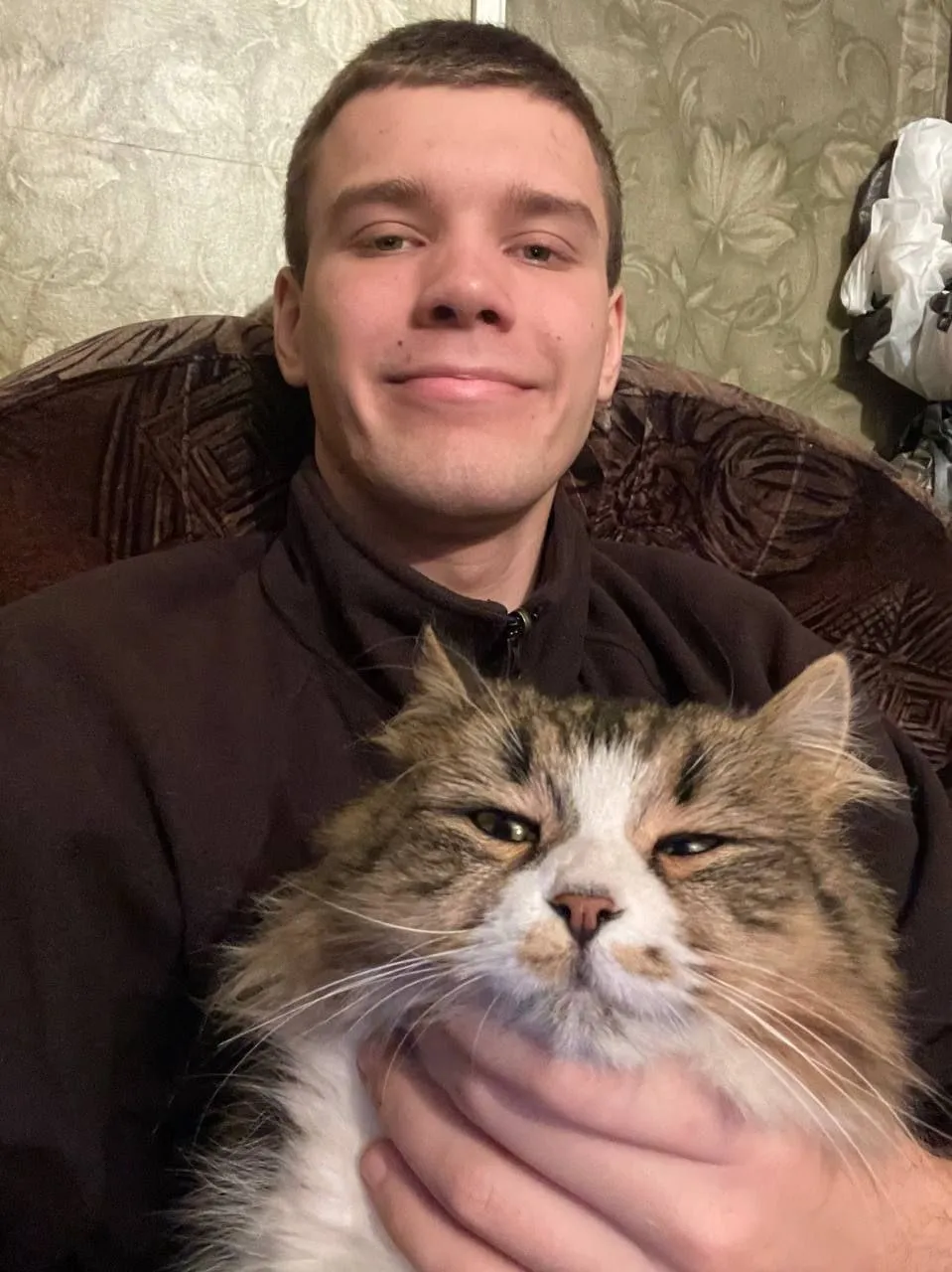 Виндир с кошкой, которую пара хотела забрать с Донбасса