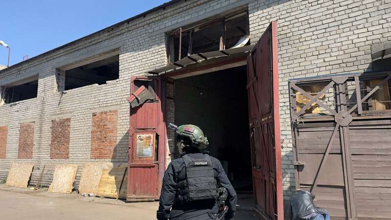 Возможно, это изображение 1 человек и текст «프 nOлиUИR» dqxikeidqxitkant