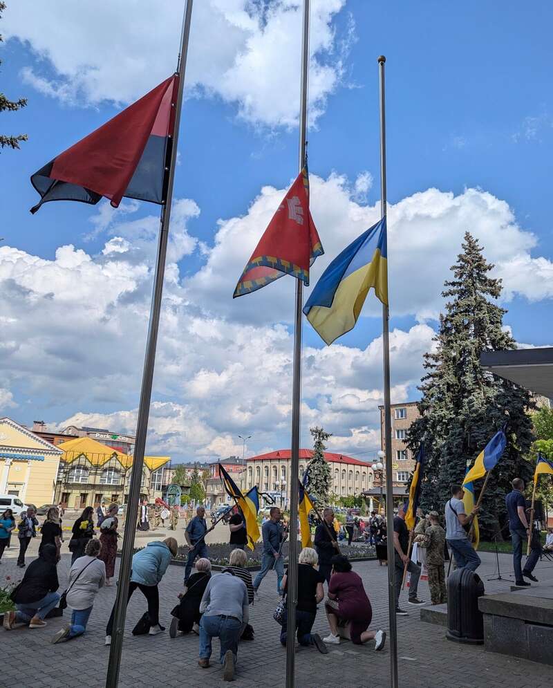 Прощання із загиблим захисником Максимом Ткачуком у Ковелі