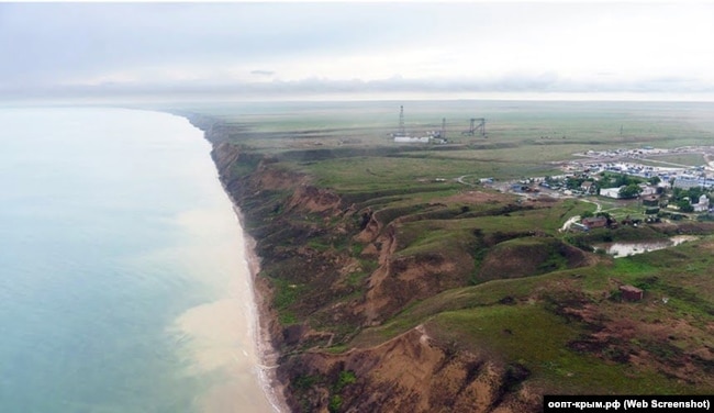 Ангар-лабораторія 2-го випробувального центру Міноборони Росії на мисі Чауда в анексованому Криму