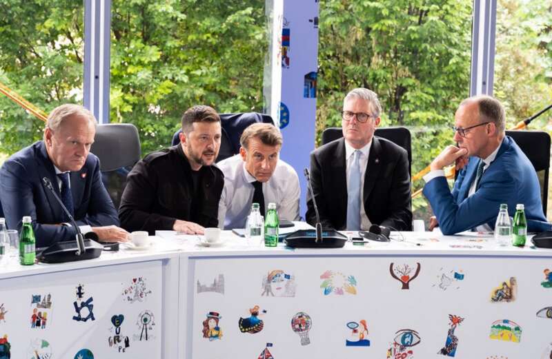 Дональд Туск, Владимир Зеленский, Эммануэль Макрон, Кир Стармер, Фридрих Мерц Фото: @bundeskanzler dqxikeidqxiqqeant