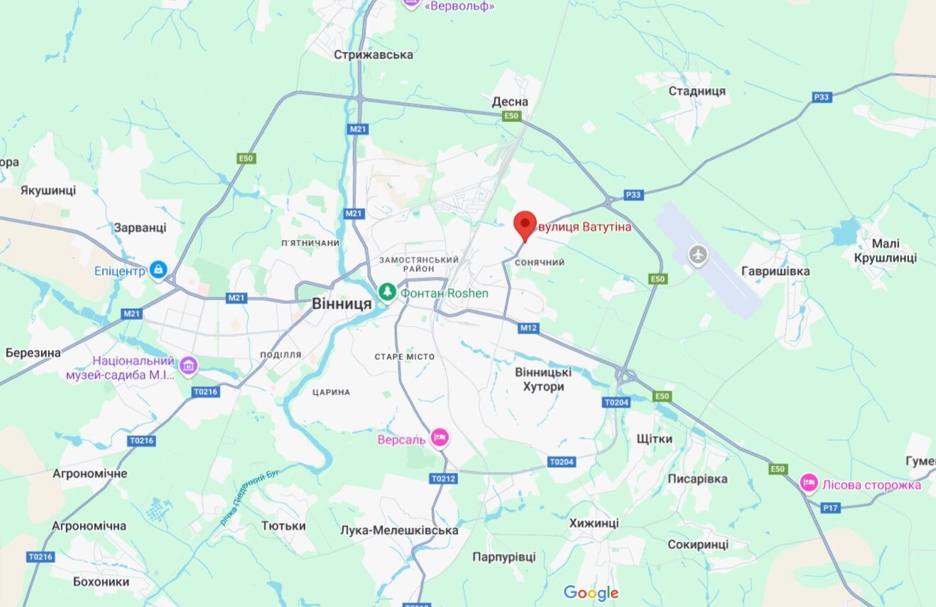 Авто розірвало навпіл: у Вінниці 22-річний водій врізався в бетонний стовп та загинув на місці, є постраждалі. Фото