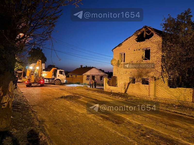 Війська РФ вдарили ракетою по Харкову: пошкоджено будинки, є постраждалі. Фото й відео