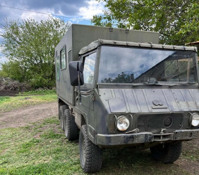 Austrian Pinzgauer off-roader before dqxikeidqxitkant