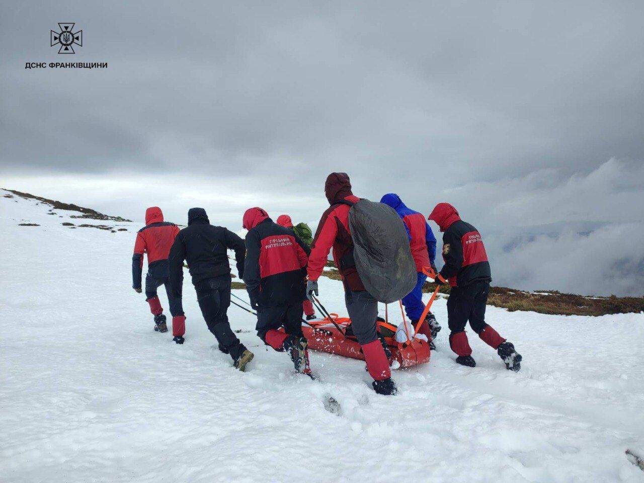 У Карпатах туристи виявили тіло чоловіка: усі подробиці. Фото і відео dqxikeidqxitkant