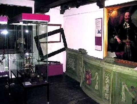 Фото, зроблене після пограбування музею dqxikeidqxiqqeant