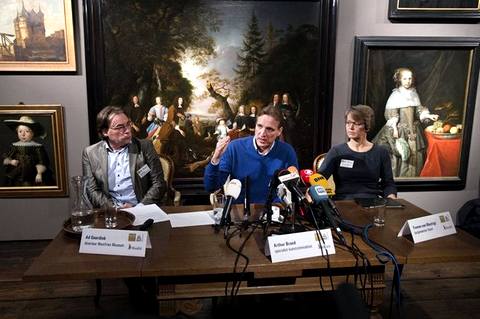 Артур Бранд - в центрі