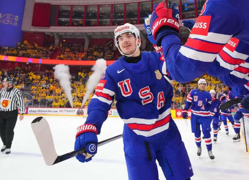 США влаштували розгром і вперше за 65 років вийшли у фінал чемпіонату світу з хокею. Відео