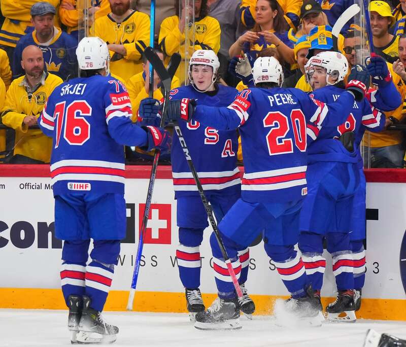 США влаштували розгром і вперше за 65 років вийшли у фінал чемпіонату світу з хокею. Відео