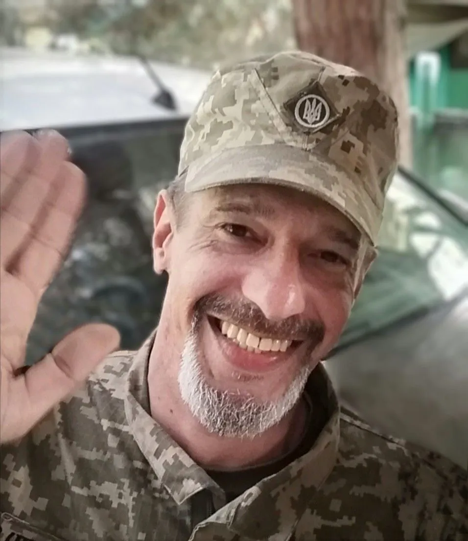 Який вигляд має могила загиблого на війні Максима Неліпи. Фото