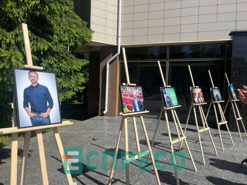 У Києві прощалися із журналістом та нардепом Сергієм Швецем. Фото та відео