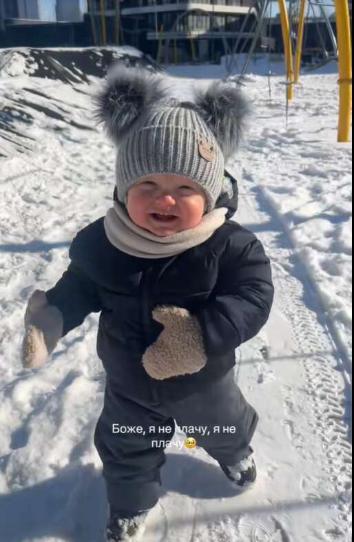 Приїхали із сином до батьків у гості й загинули: у Прилуках російські дрони вбили молоду маму з дитиною та бабусю, глава родини розбирав завали