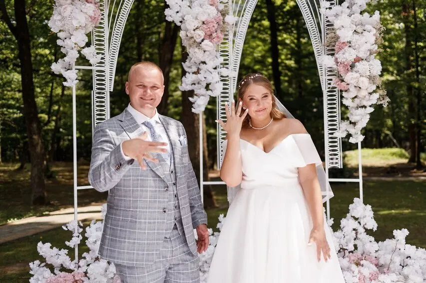 Приїхали із сином до батьків у гості й загинули: у Прилуках російські дрони вбили молоду маму з дитиною та бабусю, глава родини розбирав завали