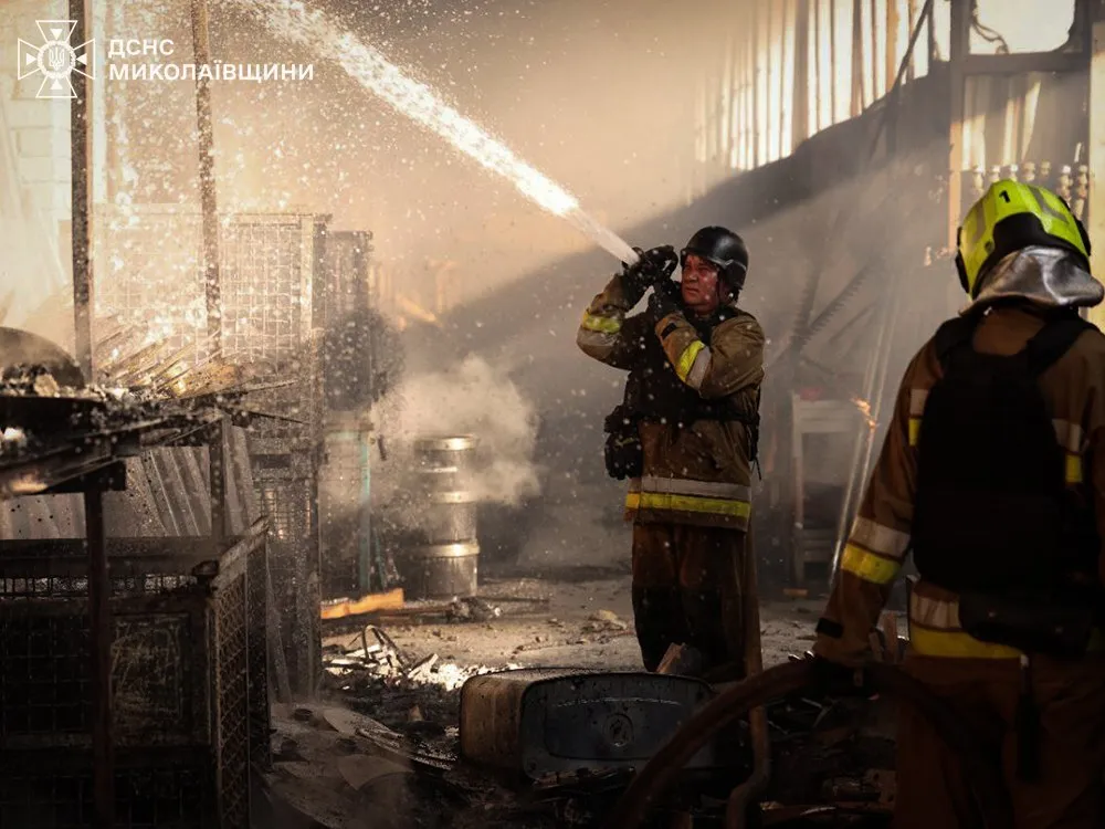 The Russian army attacked the Mykolaiv region with two missiles: a massive fire broke out. Photo