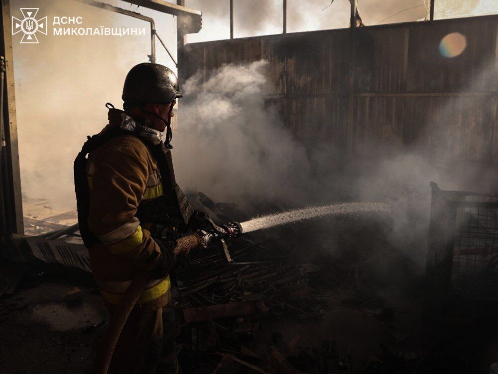 Армия России атаковала Николаевщину двумя ракетами: возник масштабный пожар. Фото