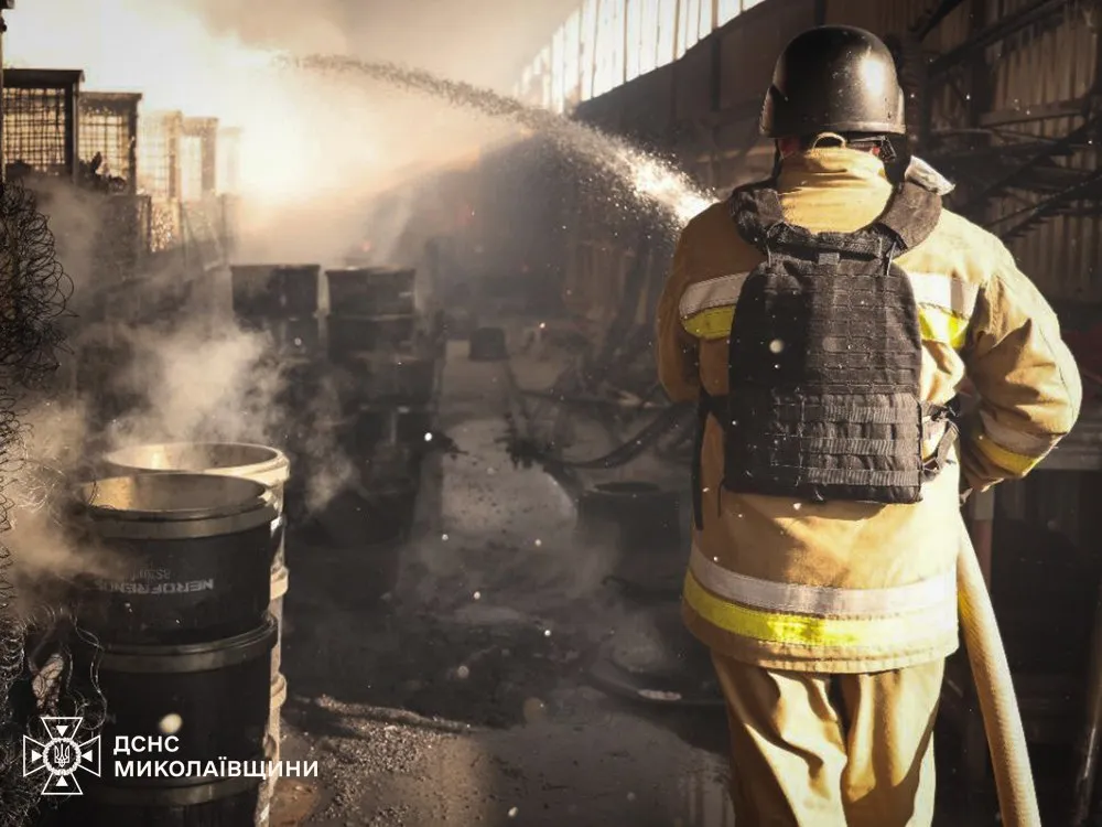 Армия России атаковала Николаевщину двумя ракетами: возник масштабный пожар. Фото