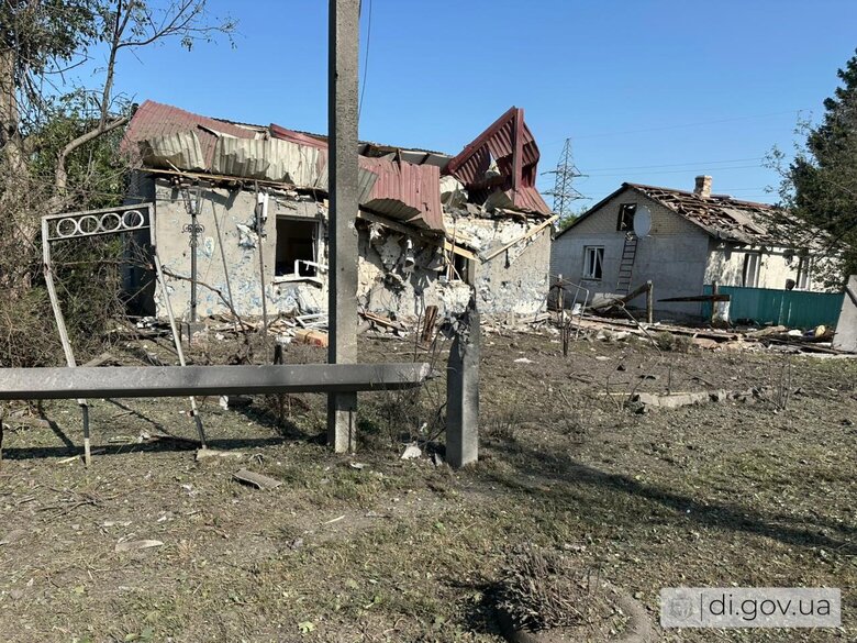 Russians dropped five aerial bombs on the Dergachiv community in Kharkiv region, there is one dead dqxikeidqxitkant