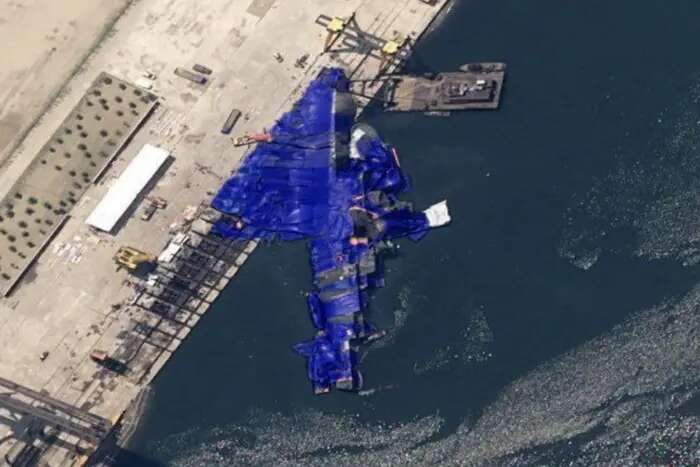 Поврежденное судно dqxikeidqxitkant