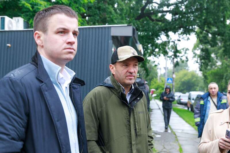 Стояли около 20-30 лет: в Киеве возле станции метро dqxikeidqxitkant