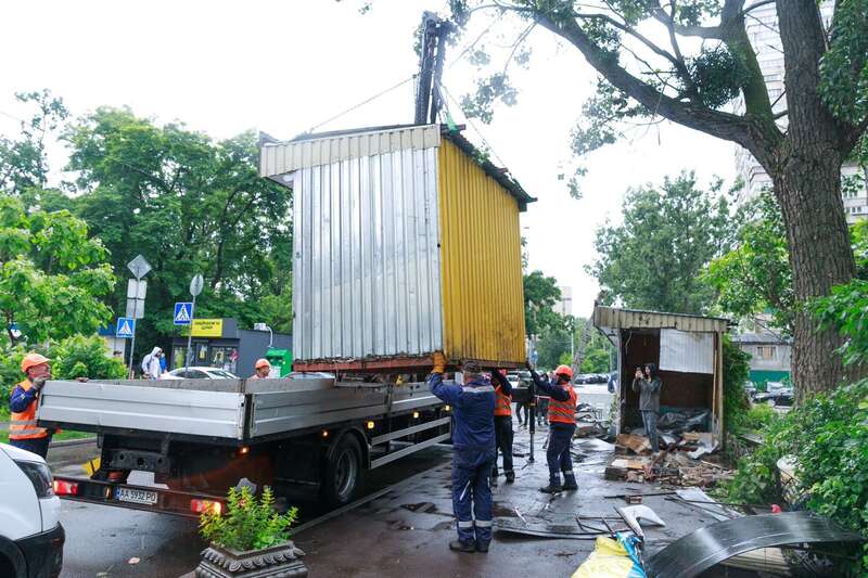 Стояли около 20-30 лет: в Киеве возле станции метро