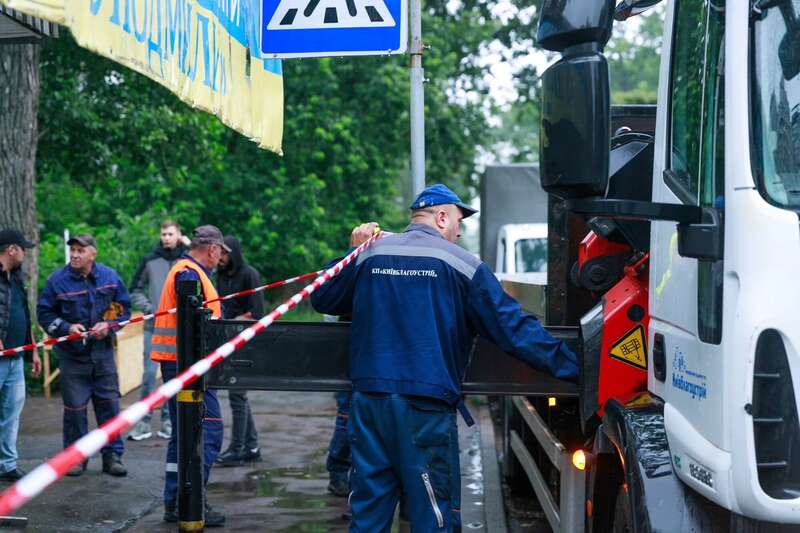 Стояли около 20-30 лет: в Киеве возле станции метро