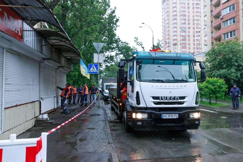 Стояли около 20-30 лет: в Киеве возле станции метро