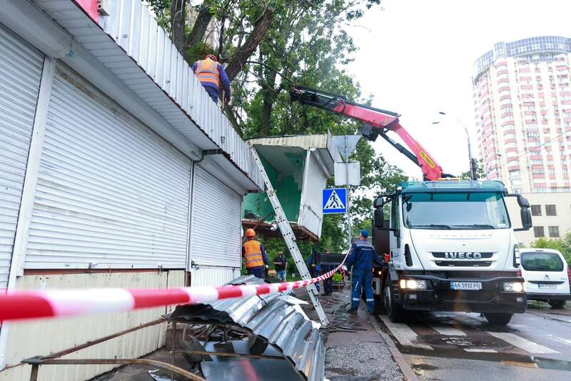 Стояли около 20-30 лет: в Киеве возле станции метро