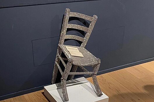 В італійській Вероні пара туристів пошкодила «стілець Ван Гога» dqxikeidqxiqqeant