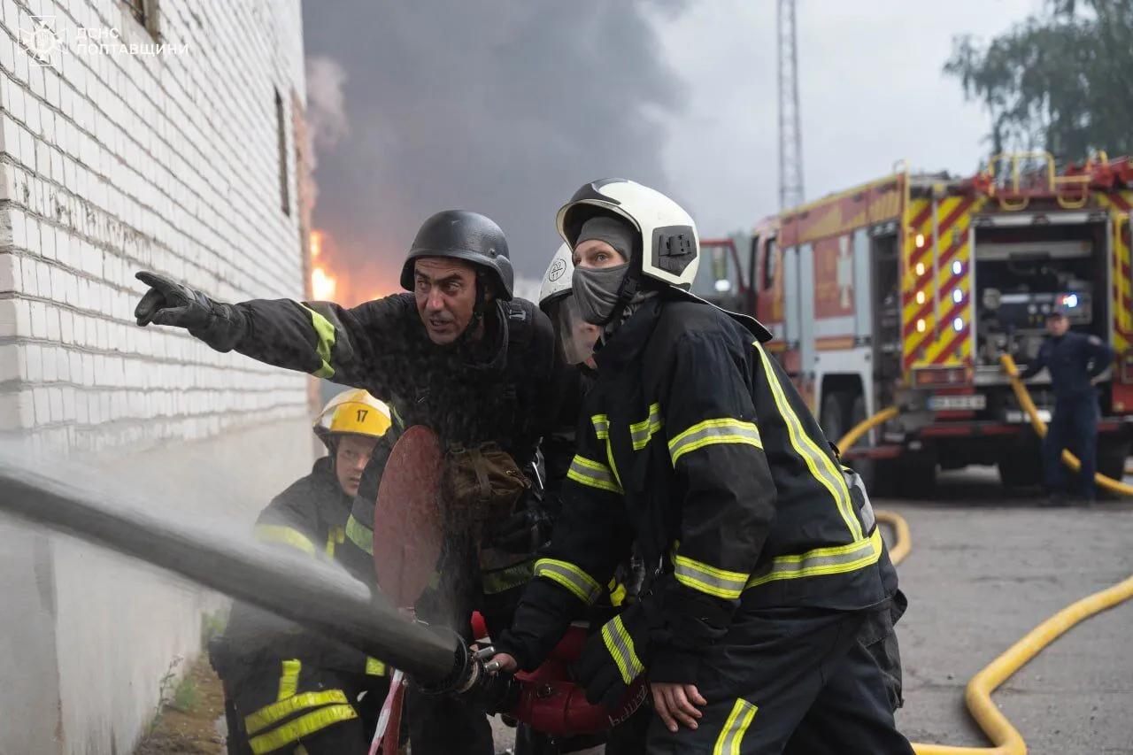 Били ракетами і дронами: наслідки масованої атаки військ РФ на Полтавщину. Фото