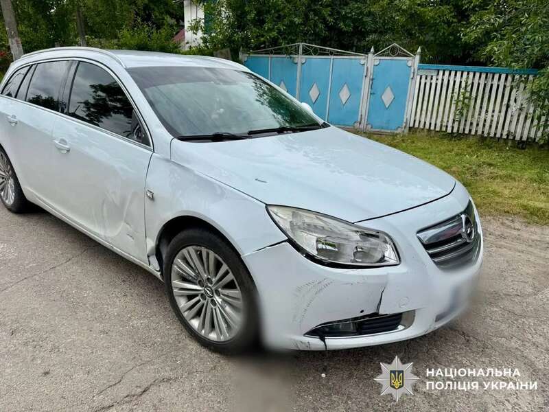 На Киевщине легковушка сбила 10-летнего велосипедиста. Подробности ДТП и фото