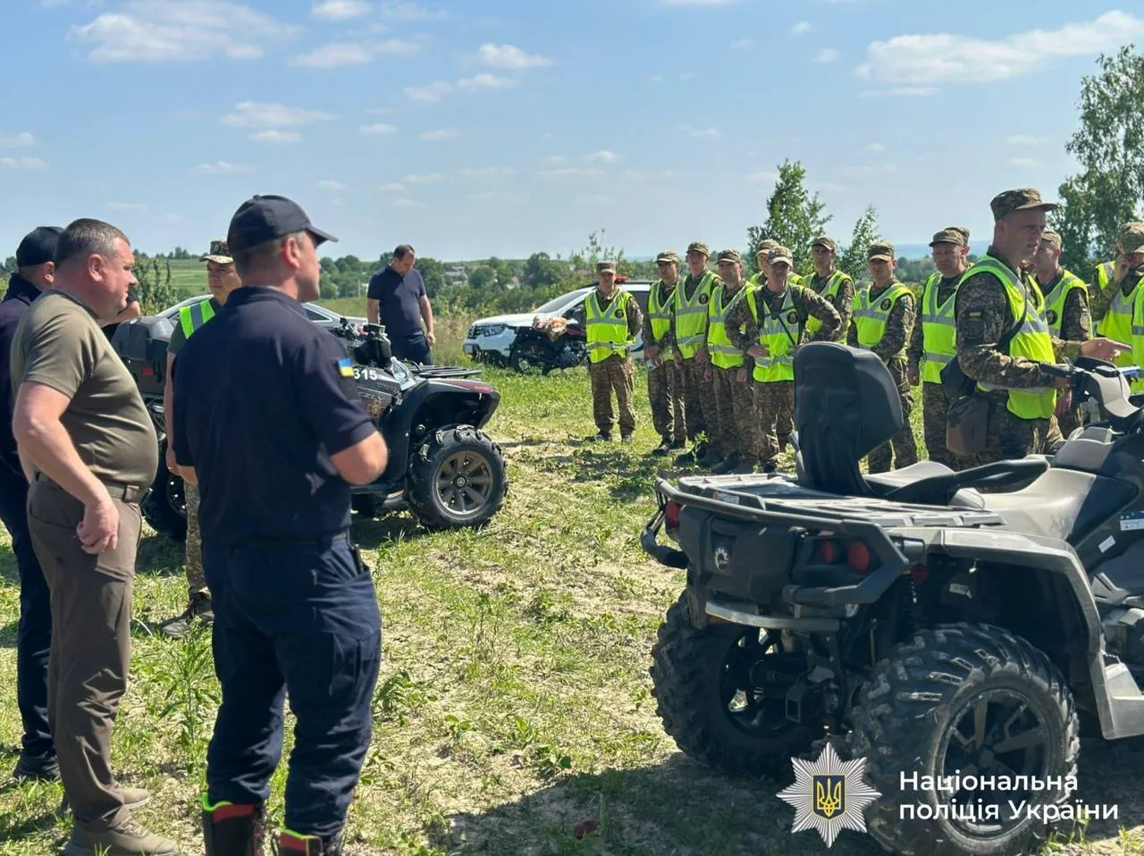 В Ивано-Франковской области продолжаются масштабные поиски пропавшего 5-летнего мальчика: привлечены более 300 человек. Фото