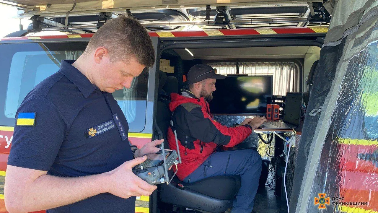 В Ивано-Франковской области продолжаются масштабные поиски пропавшего 5-летнего мальчика: привлечены более 300 человек. Фото