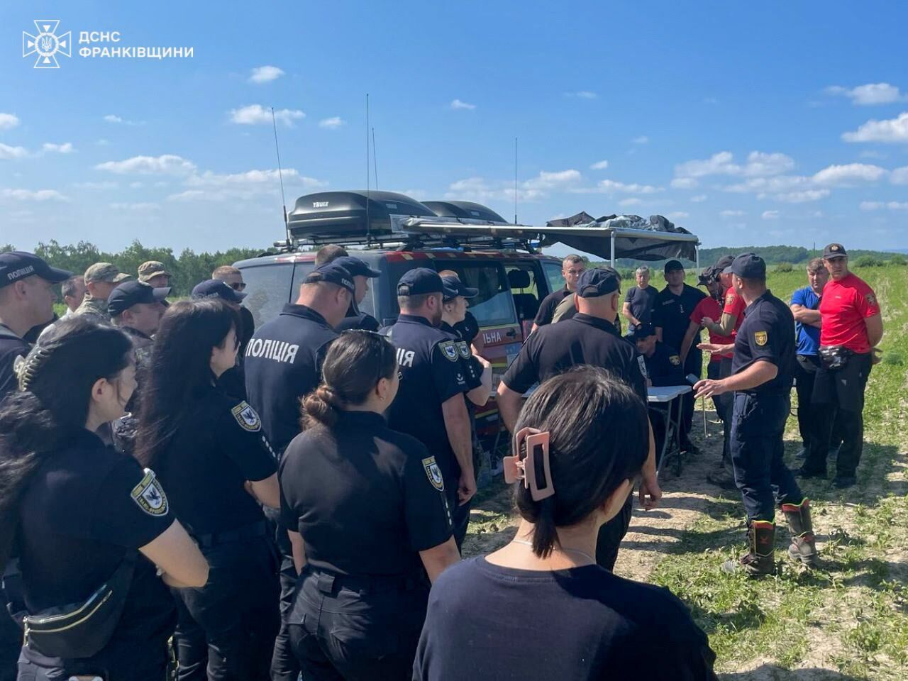 В Ивано-Франковской области продолжаются масштабные поиски пропавшего 5-летнего мальчика: привлечены более 300 человек. Фото