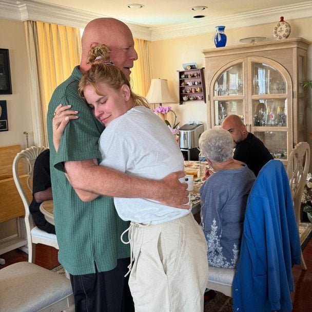 Брюс Вілліс із донькою Таллулою / © instagram.com/buuski dqxikeidqxiqqeant