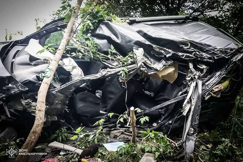 На Хмельниччині сталася серйозна ДТП з вантажівкою: загинули чоловік і підліток. Фото dqxikeidqxitkant