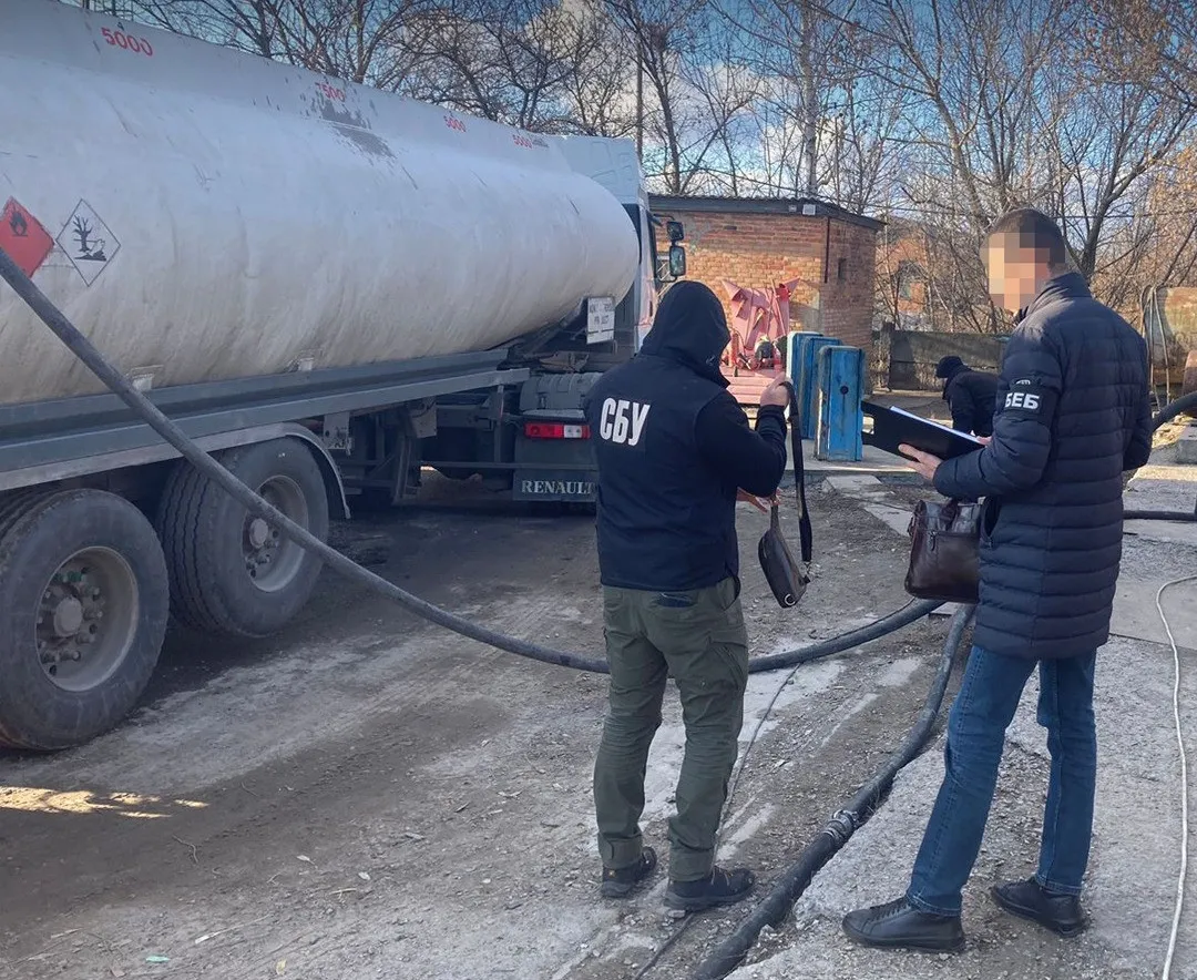 In several regions of Ukraine, counterfeit gasoline was sold at gas stations - today.ua dqxikeidqxitkant