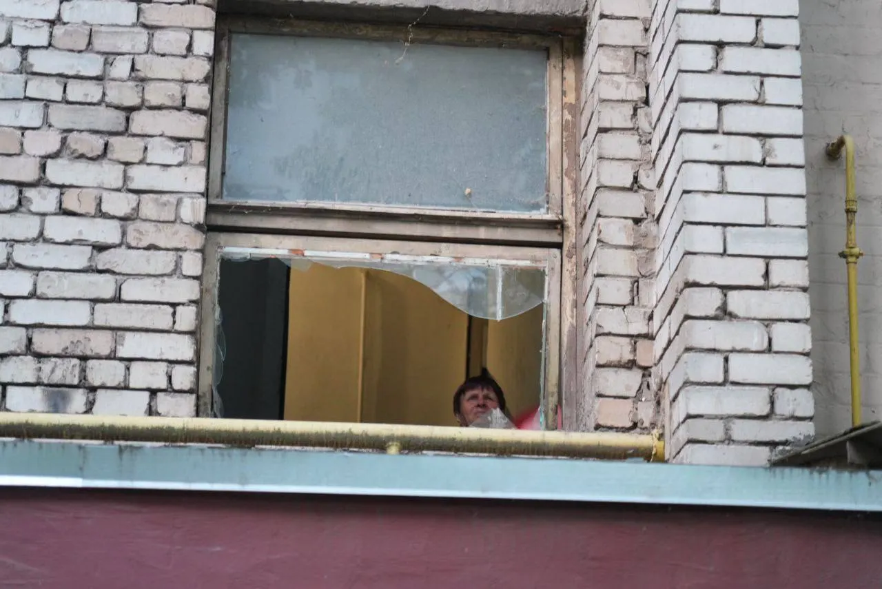 Оккупанты атаковали Запорожье и область: повреждено предприятие, возник пожар. Фото и видео