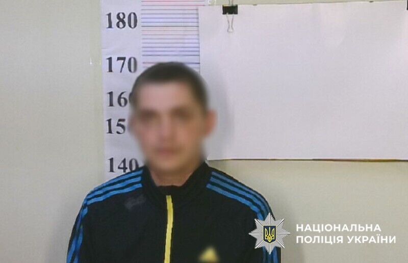 In Kyivs Troieshchyna, a repeat offender threatened with violence and robbed a child on the street. Details and photos