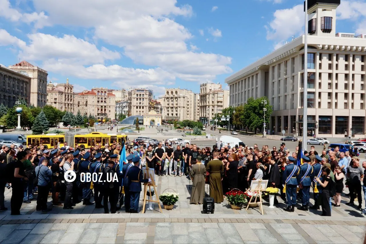 Загинув під час відбиття російської атаки: у Києві попрощалися з пілотом F-16 Максимом Устименком. Фото
