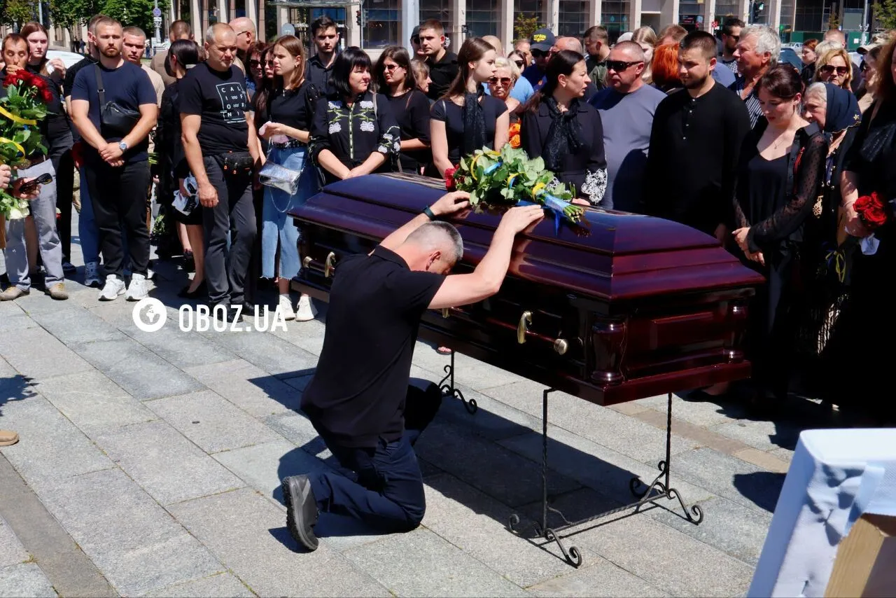 Загинув під час відбиття російської атаки: у Києві попрощалися з пілотом F-16 Максимом Устименком. Фото