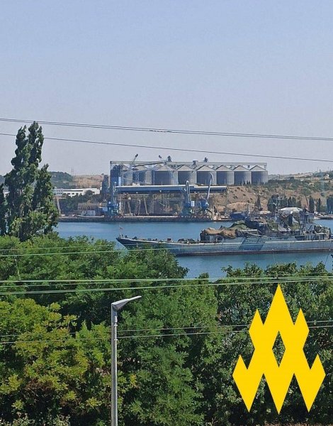 Black Sea Fleet ship in Sevastopol dqxikeidqxitkant