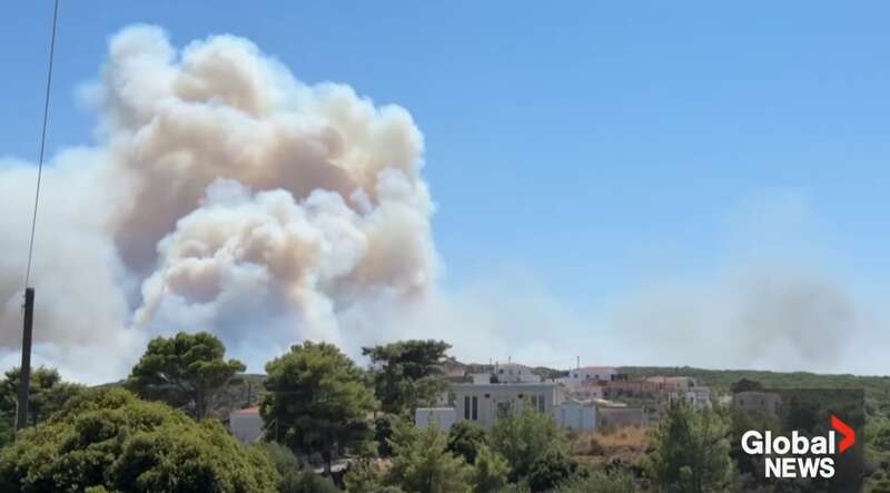 У Греції через аномальну спеку вирують лісові пожежі: уряд просить у ЄС пожежні літаки. Відео