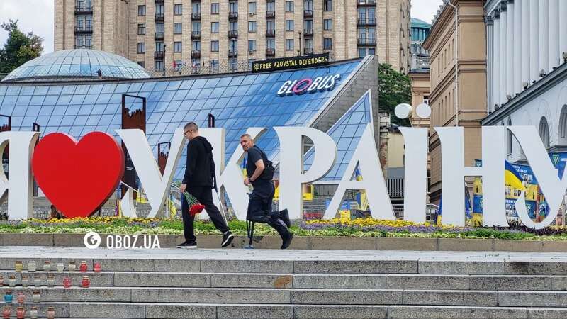 Зібралося кілька сотень людей: у Києві вшанували жертв Оленівки. Фото