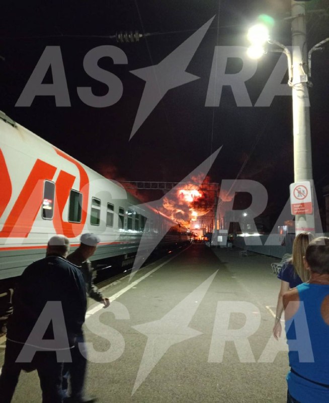 У Сальську РФ зупинено поїзди: після атаки дронів загорівся вантажний потяг dqxikeidqxitkant
