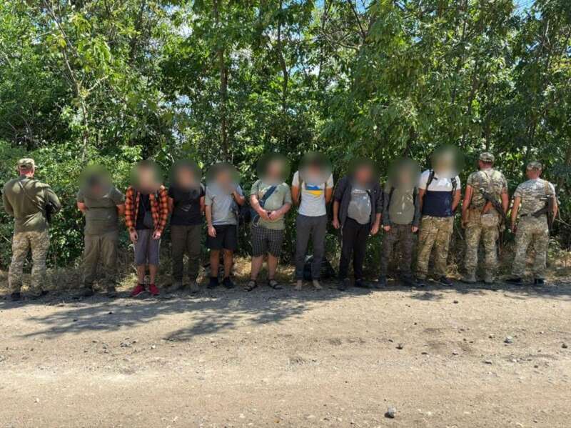 Three days to the border: nine draft dodgers detained under Moldova dqxikeidqxitkant