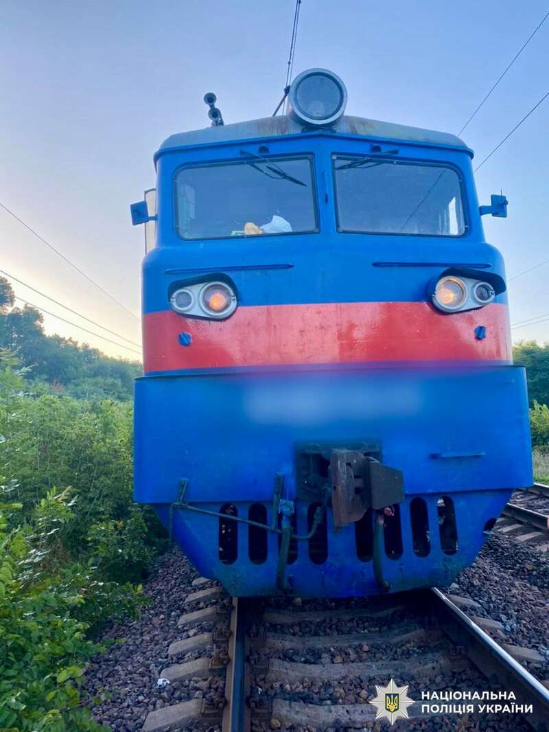 На Київщині потяг збив на смерть жінку. Подробиці трагедії та фото dqxikeidqxiqqeant