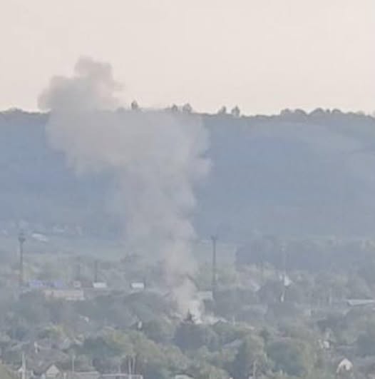 The image may contain: fire dqxikeidqxitkant