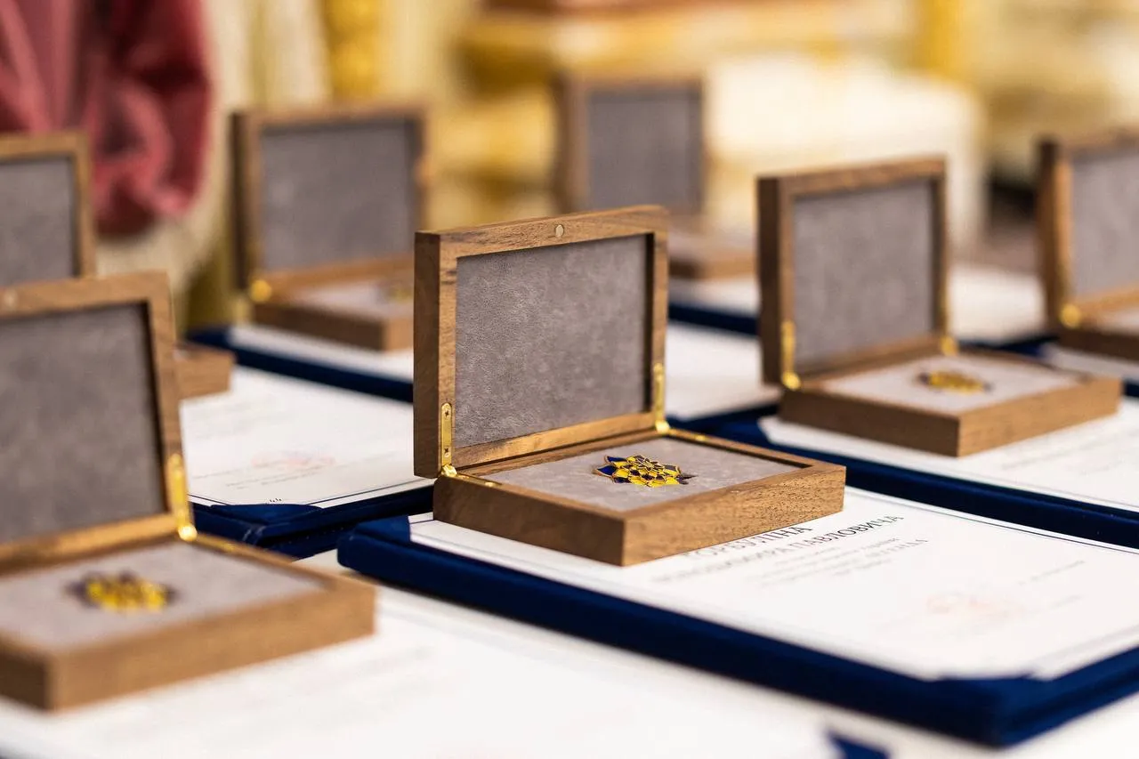 Зеленський вручив нагороди