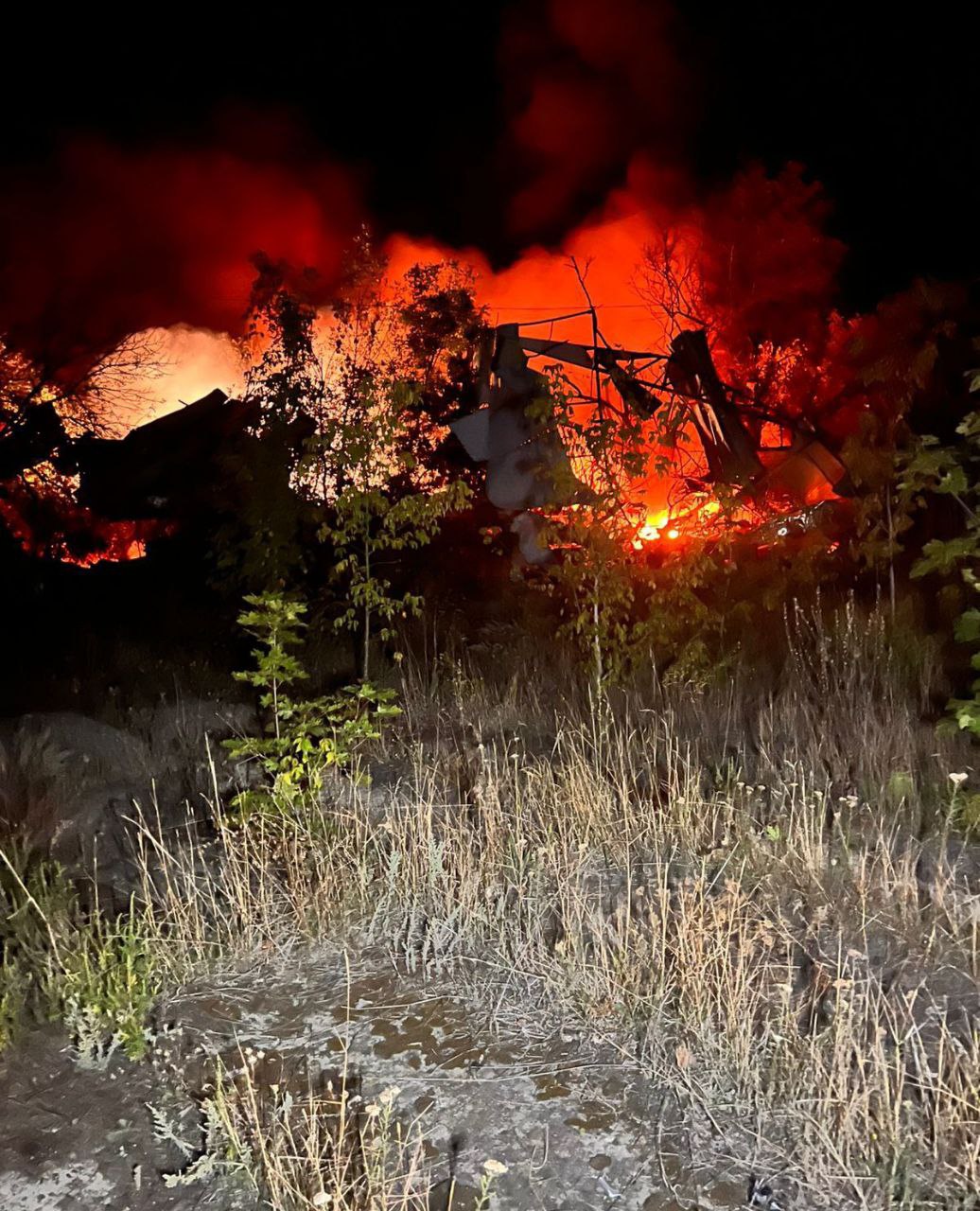 Нічний обстріл Чугуєва: росіяни вдарили по непрацюючому цивільному підприємству dqxikeidqxiqqeant